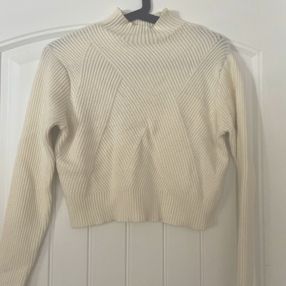 Knitted Cropped Sweater